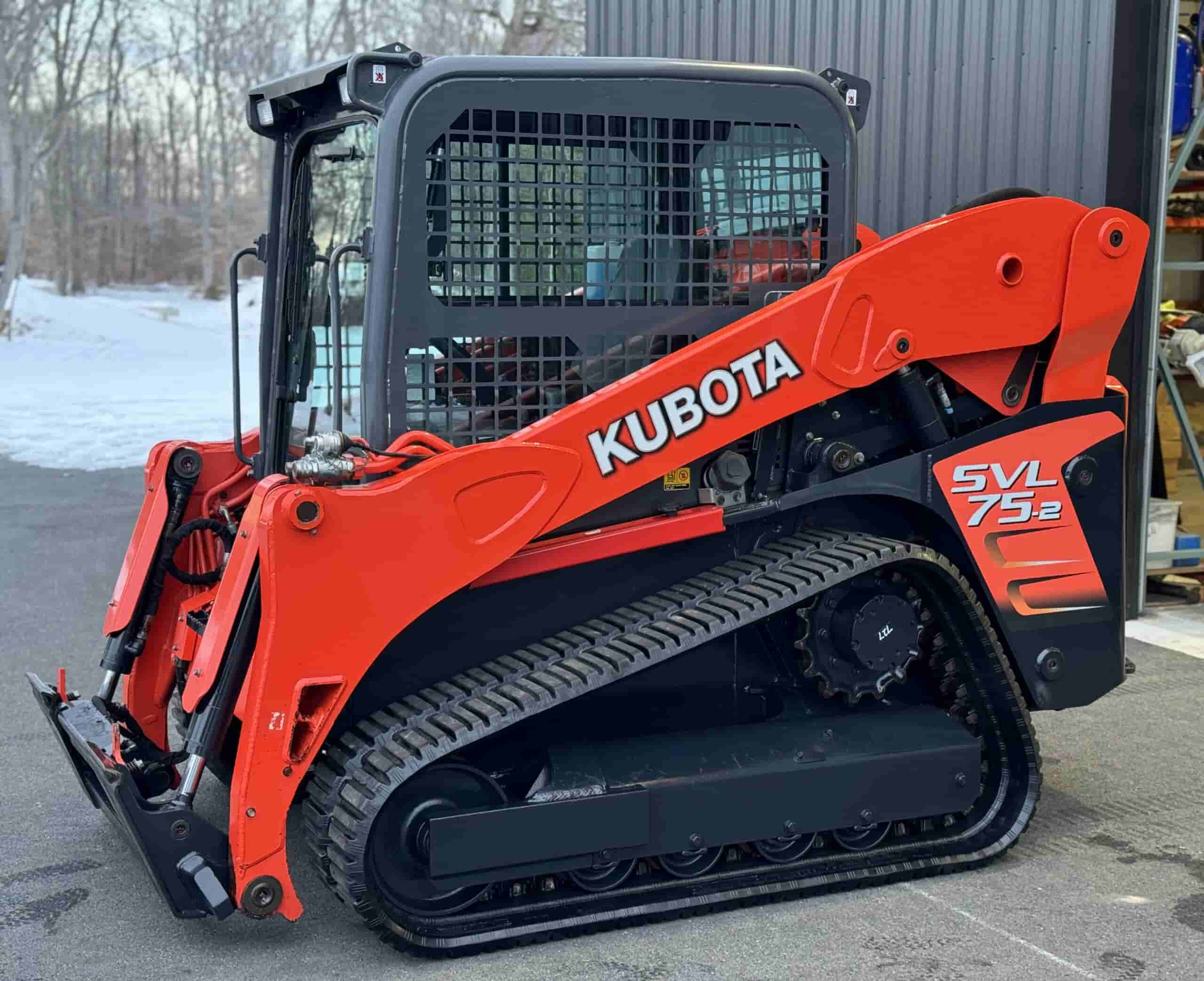 2017 KUBOTA SVL75-2 CLEAN!
